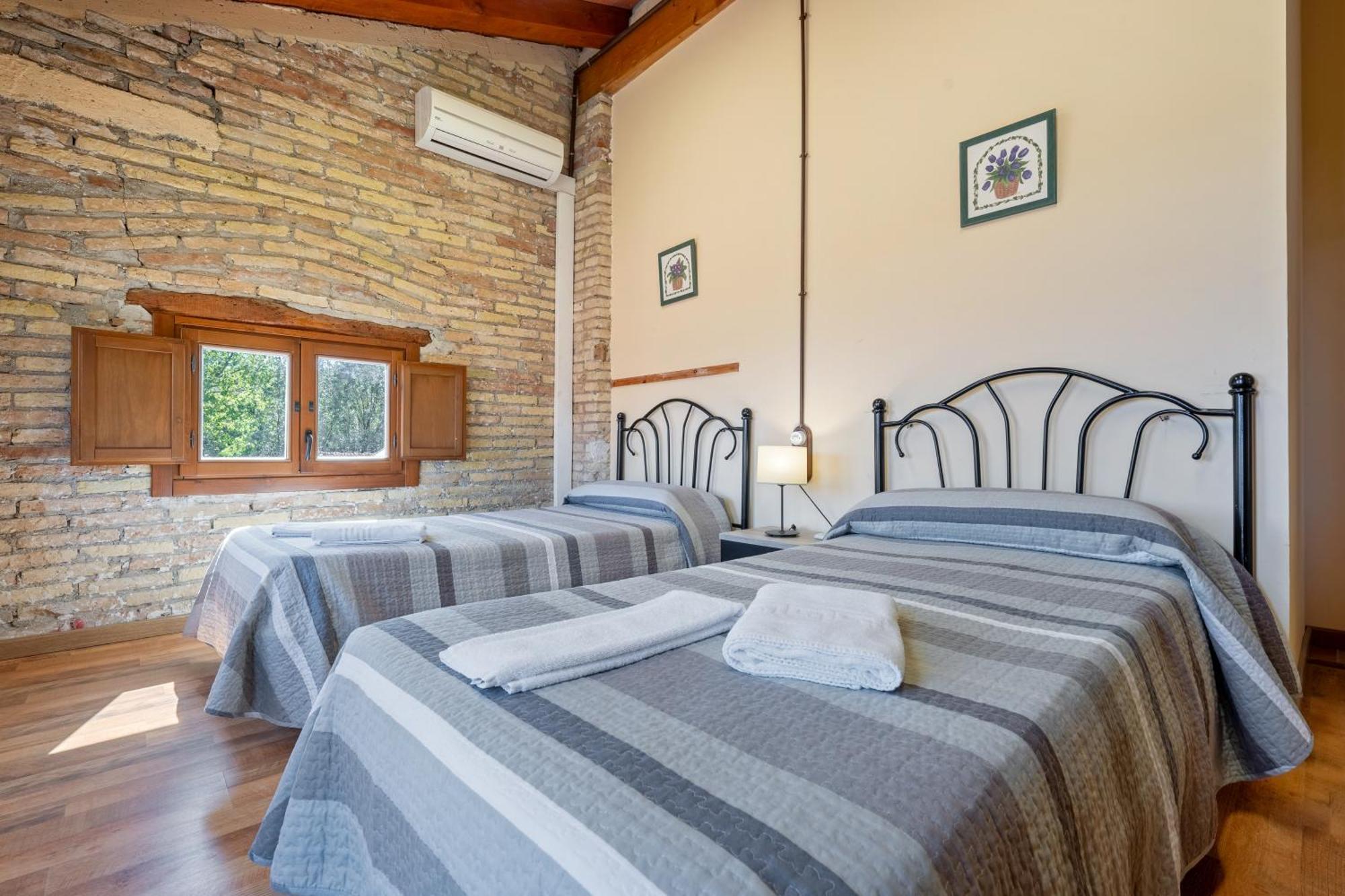 Villa Mas De Sisco à Flix Extérieur photo